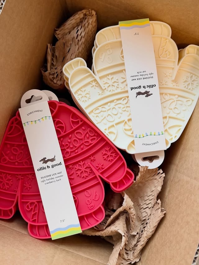 Ollie B. Good Mata do lizania dla psa i kota Zimowy Sweterek, czerwony - obrazek 7